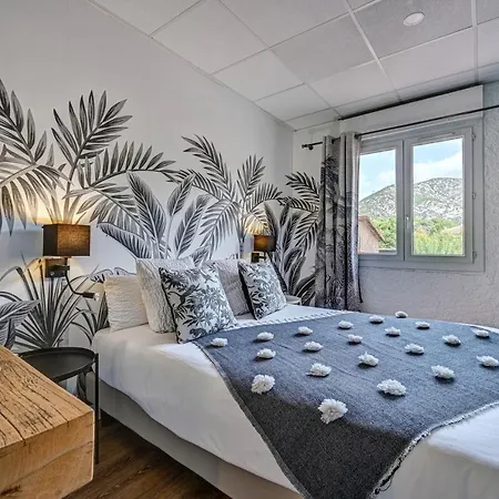 Le Provence Hotel
